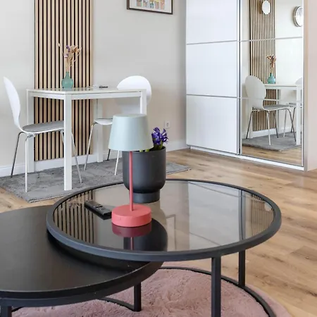 Apartamento Frauenzimmer - No 7 *